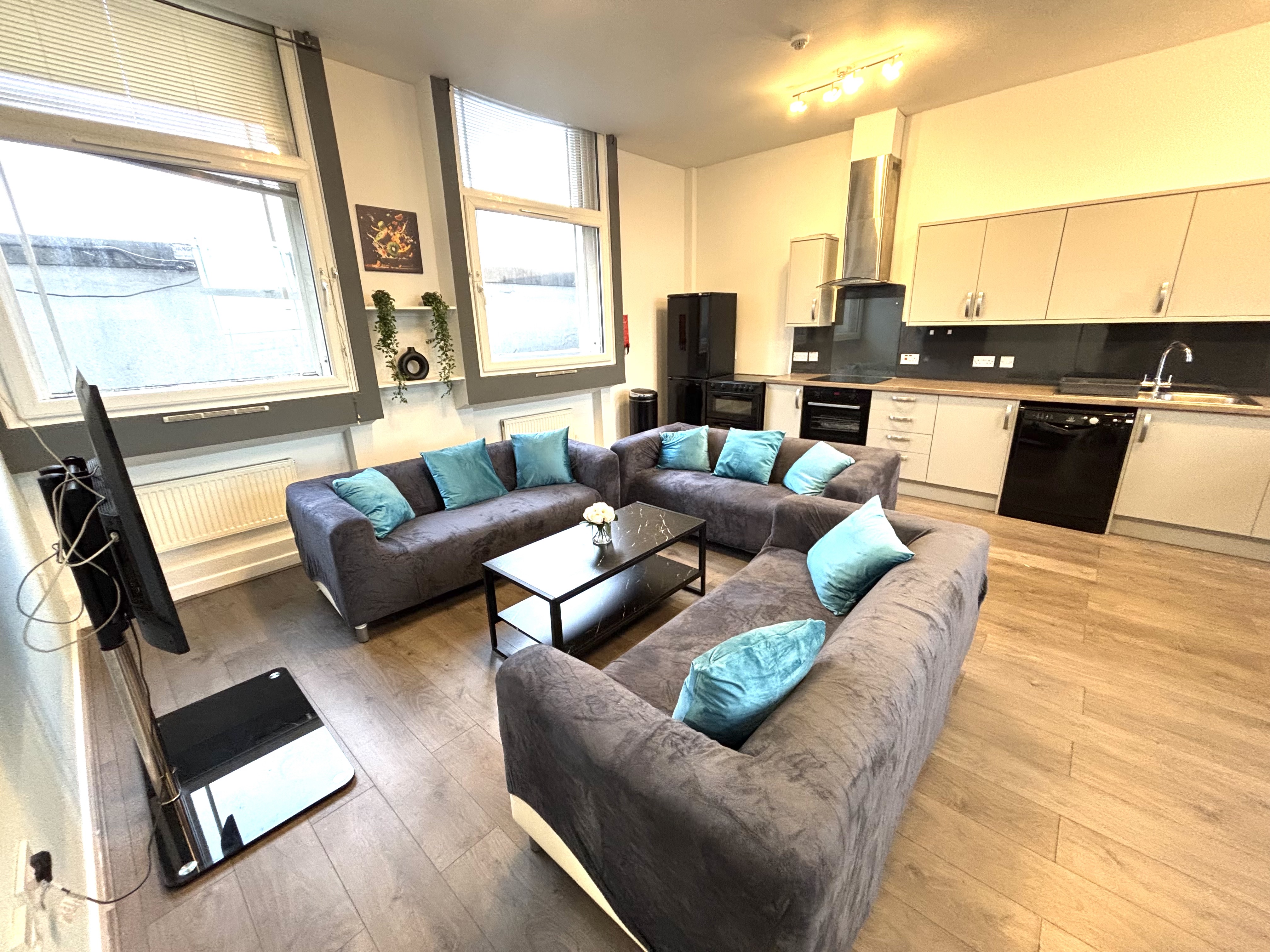 Star Property of the Week: Spacious 7-Bed Apartment in Central Nottingham